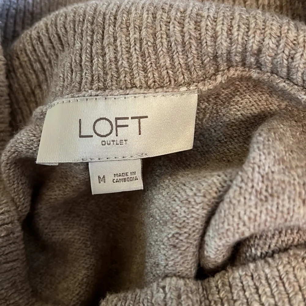 Loft Outlet Button Shoulder Sweater Medium - Picture 5 of 6